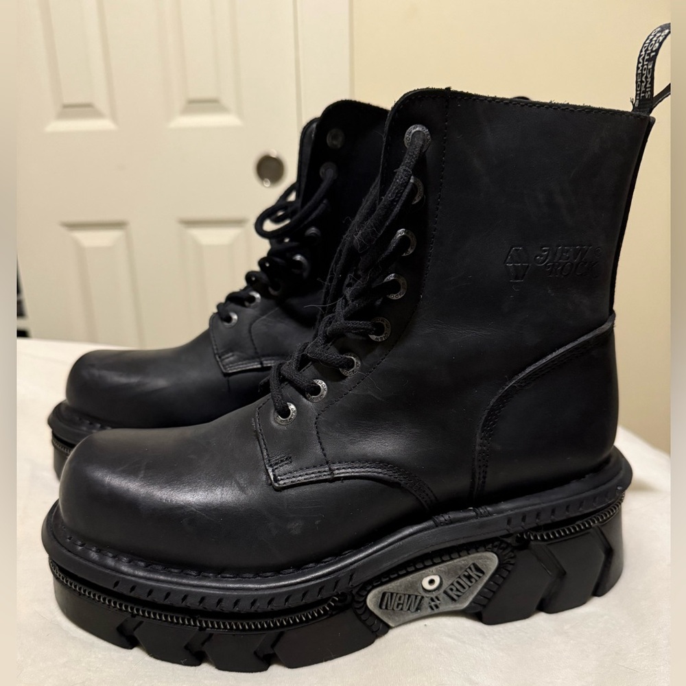 New Rock lace up black chunky boots women’s size 41